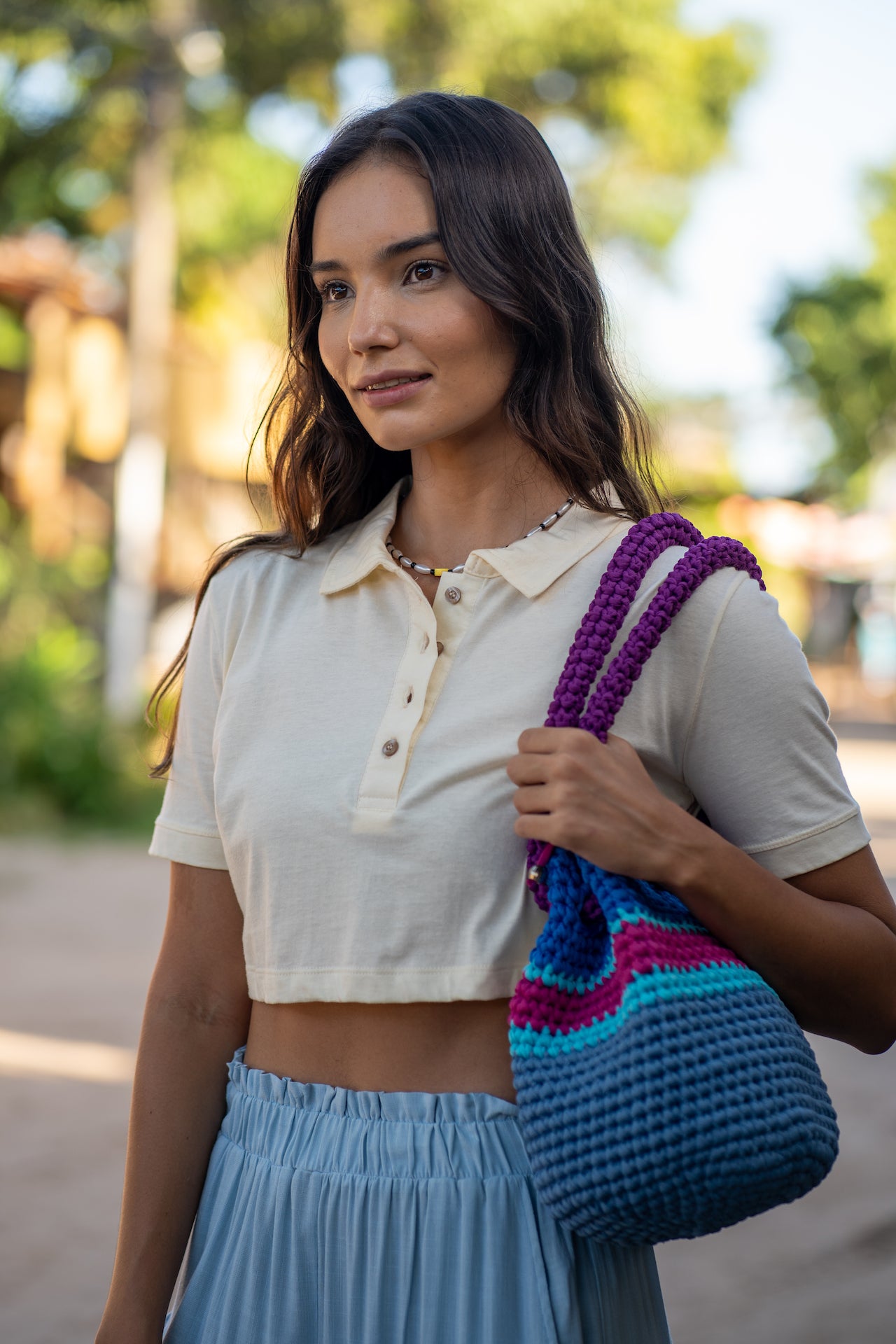 camiseta polo cropped