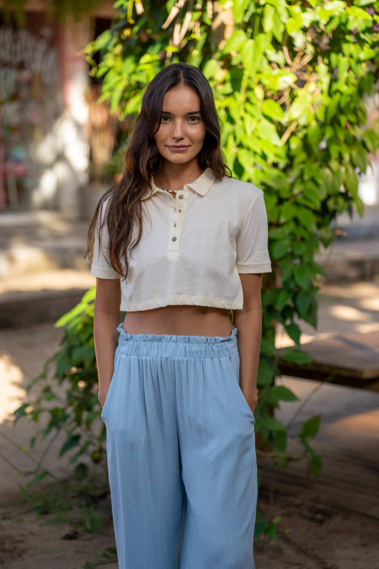 camiseta polo cropped