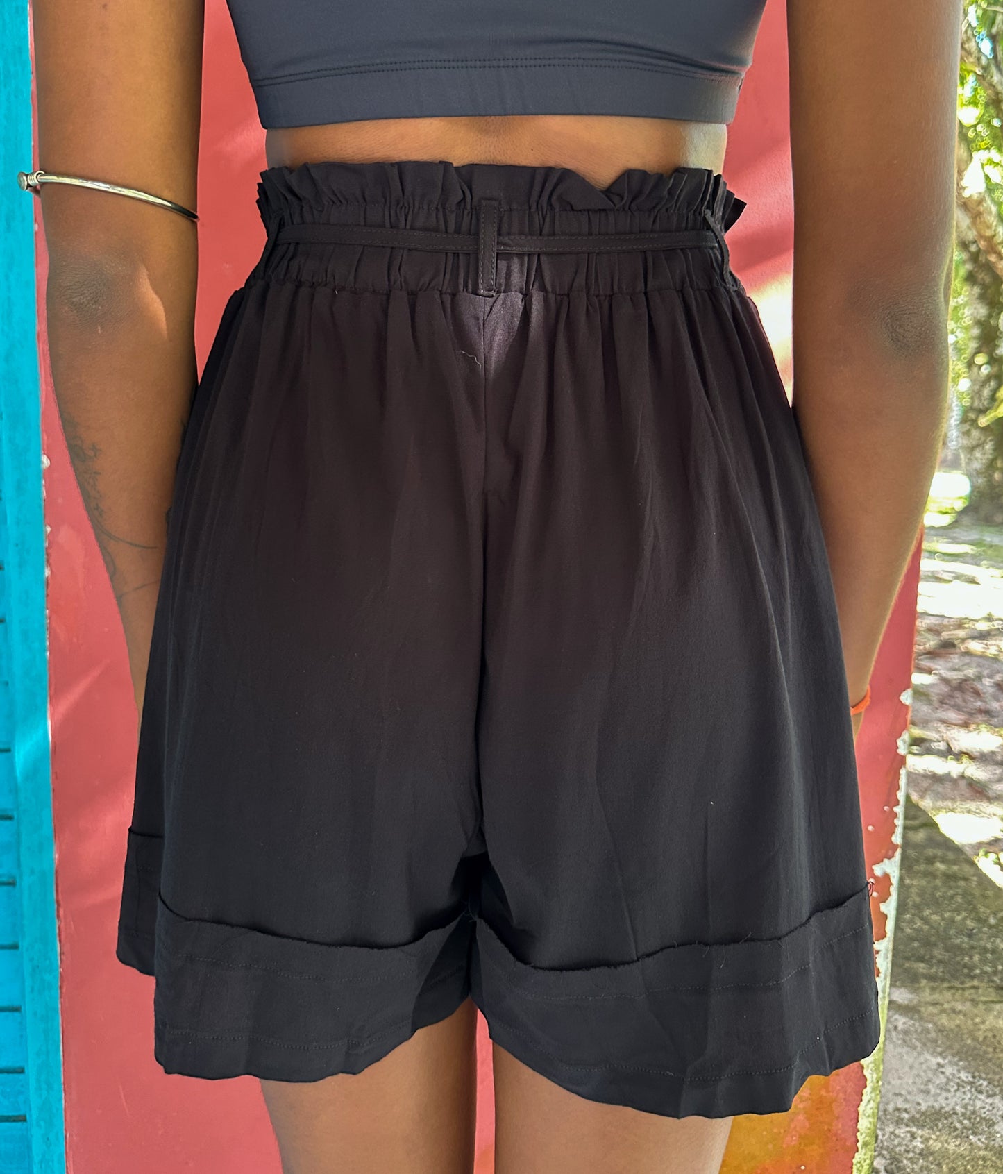 shorts cintura alta preto