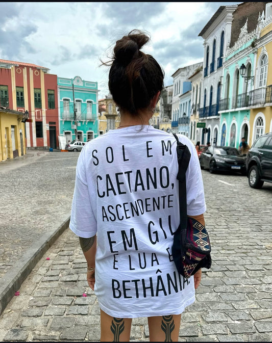 camiseta sol em caetano, ascendente em gil e lua em bethânia
